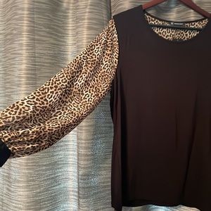 NWT mixed material 🐆 top